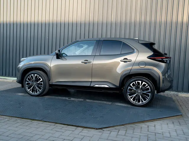 Toyota Yaris Cross 1.5 Hybrid Executive | JBL | Head Up | BSM | Navi | Stoelverw. | Prijs Rijklaar!!