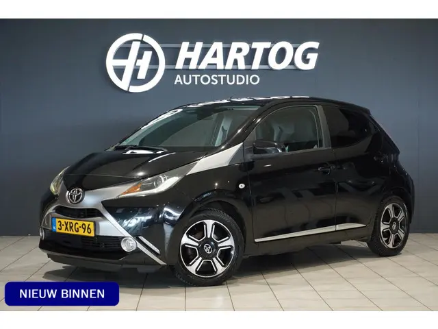 Toyota Aygo 1.0 VVT-i x-clusiv + KEYLESS / LEDER / CAMERA / CLIMATE CONTROL