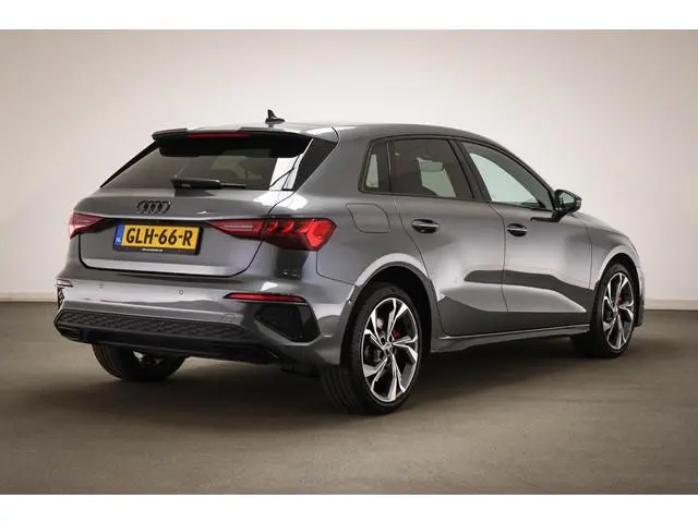 Audi A3 Sportback 45 TFSI e S edition Competition | HALF LEDER | STOELVERWARMING | HILL HOLD | CAMER...