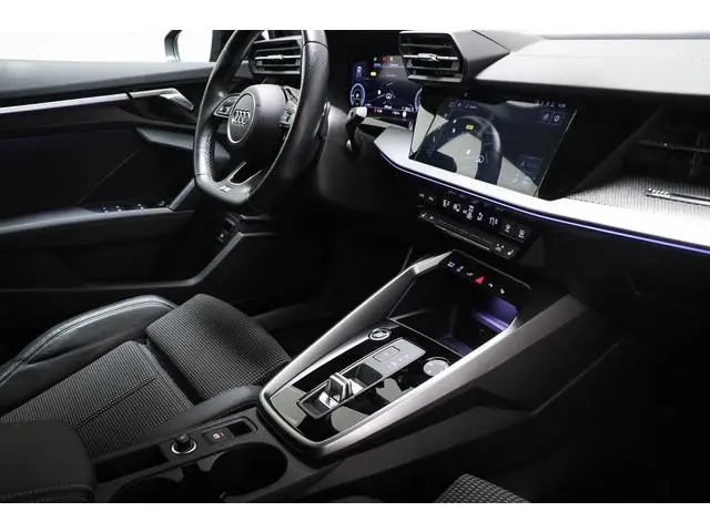 Audi A3 Sportback 45 TFSI e S edition Competition | HALF LEDER | STOELVERWARMING | HILL HOLD | CAMER...
