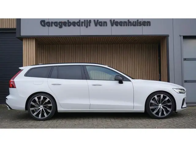 Volvo V60 2.0 T5 250pk R-Design Black Optik H&K Leder 20inch LM Navi LED Virtual Cockpit Stoel & Stu...