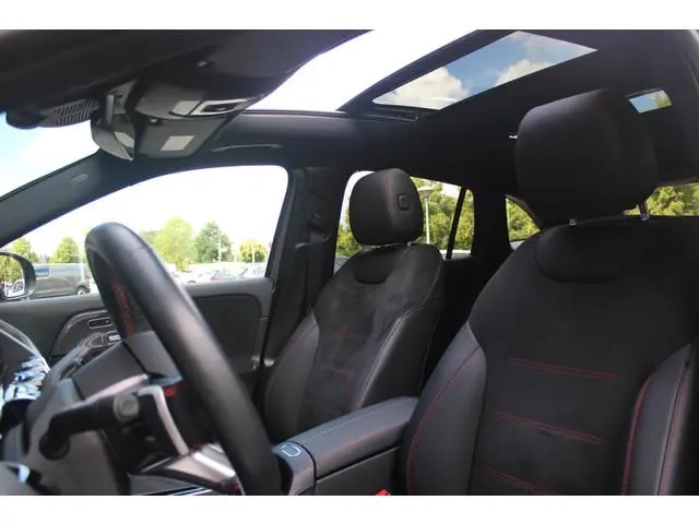 Mercedes-Benz GLA-klasse 250 e AMG Line | PANORAMISCH SCHUIF/KANTEL DAK | SFEER VERLICHTING | ELEKTR...