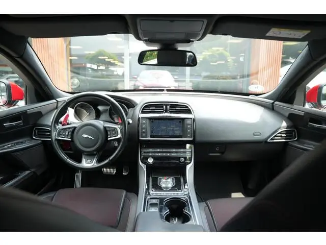 Jaguar XE 2.0 Portfolio R-Sport, Meridian, Leder, Camera, Dealer Onderhouden!