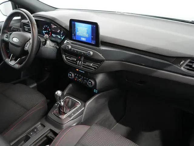 Ford Focus Wagon 1.0 EcoBoost Hybrid ST Line Business 125 PK | Camera | Winterpakket | Trekhaak |