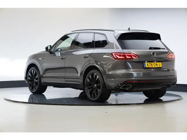 Volkswagen Touareg 3.0 TSi eHybrid 4MOTION R | 21 Inch | Trekhaak |