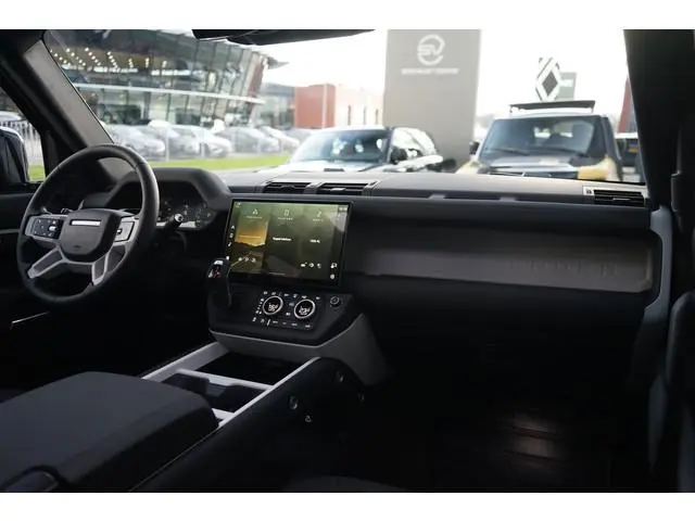Land Rover Defender 110 P300e 110 Forest Edition | Schuif/Kantel Dak | Driver Assist Pack | Cold Cli...