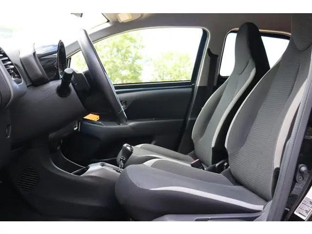 Toyota Aygo 1.0 VVT-i X-Joy Automaat, LED, Apple Carplay , Android Auto