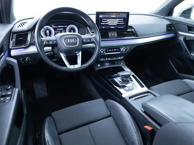 Audi Q5 50 TFSI e S-Line Competition | Panoramadak | Elec. Trekhaak | Stoel- Stuur- & Achterbankverw...