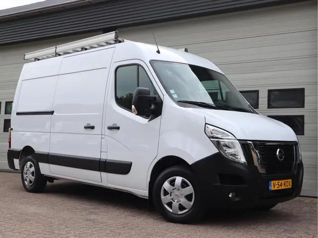Renault Master 2.3 dCi 150pk Euro 6 - L2H2 - Imperiaal - Cruise - Camera - Airco