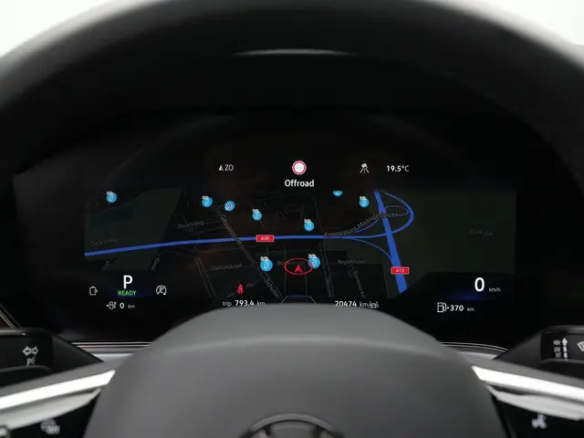 Volkswagen Touareg R 3.0 TSi 462 pk tiptronic eHybrid 4MOTION | Panoramadak | Luchtvering | Head-up...