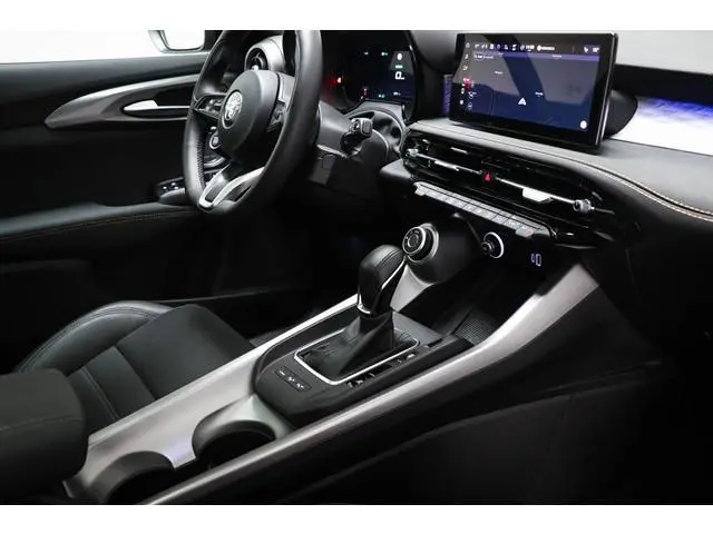 Alfa romeo Tonale Veloce PANORAMADAK | STOELVENTILATIE | STUURVERWARMING | 360 CAMERA