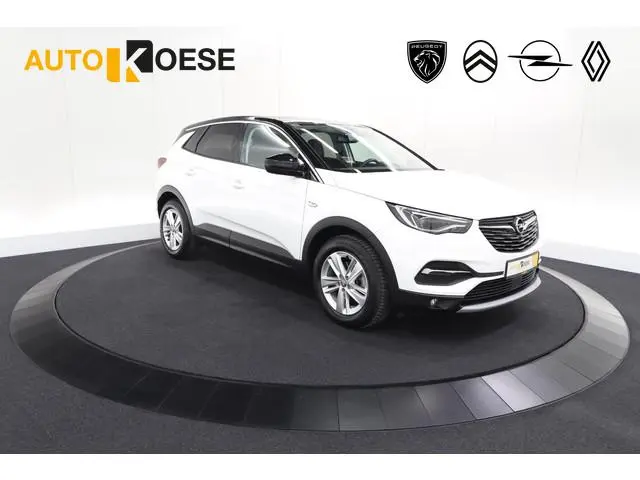 Opel Grandland X 130 Turbo AT8 Business Elegance | Trekhaak | Elektrische Kofferklep | Camera | Appl...