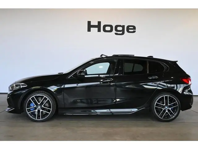 BMW 1-serie 120i Automaat M - Sport Edition Clima Kuipstoelen Panoramadak LED koplampen 19 Inch Came...