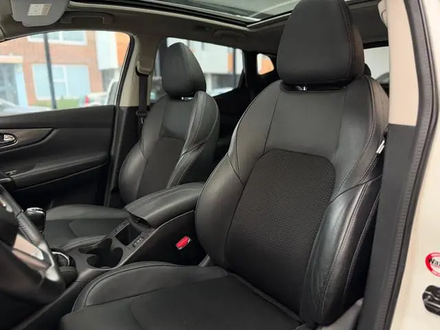 Nissan Qashqai 1.2 Tekna / Navigatie / Panoramadak /
