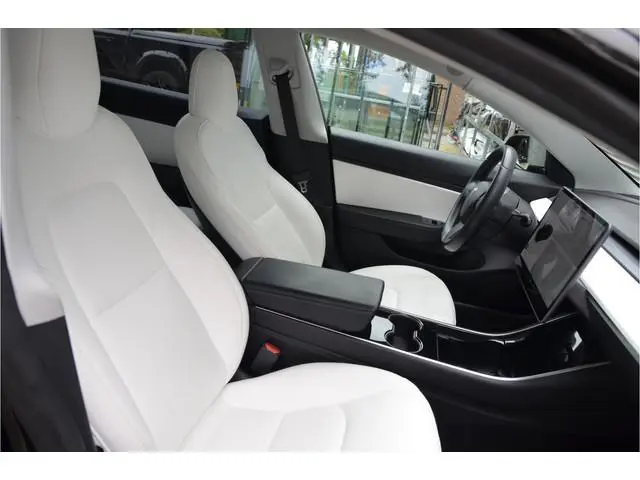 Tesla Model 3 Long Range AWD 75 kWh Startech Bumperset