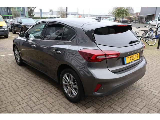 Ford Focus 1.0 Hybrid Titanium 1e Eigenaar | Volledig Onderh | NAP | BTW | Carplay | Navi | Cruise |...