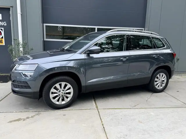 ŠKODA Karoq 1.5 TSI 150pk  DSG ACT Business Edition Camera Navigatie Trekhaak Stoelverwarming