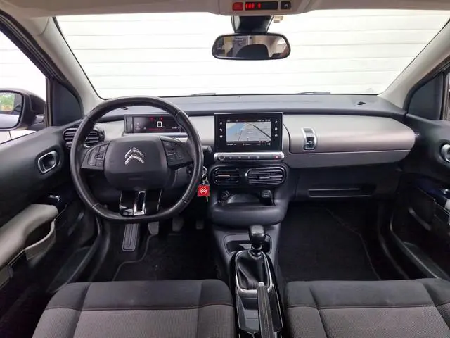 Citroen C4 Cactus 1.2 110PK Business NL Auto | Dealer. onderh. | Trekhaak | Carplay| Parkeersensoren...