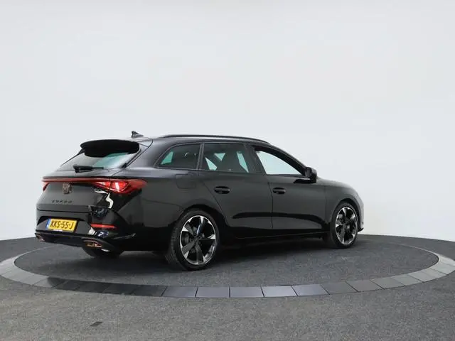 Cupra Leon Sportstourer 1.4 e-Hybrid | Navigatie | LED | 18 inch | Stuurverwarming |