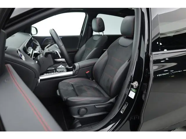 Mercedes-Benz B-klasse 250 e AMG Line | Rijklaar! | Pano | 360cam | Afn. Trekhaak | SOH 93% | Night-...