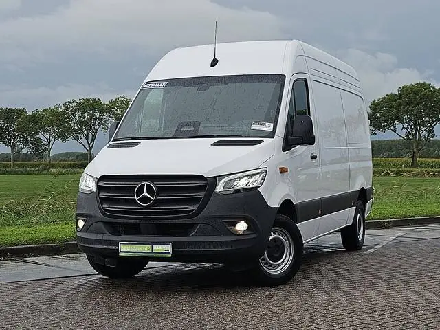 MERCEDES-BENZ SPRINTER 317 l2h2 led mbux10