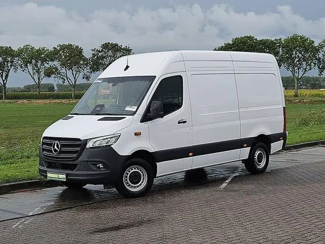MERCEDES-BENZ SPRINTER 317 l2h2 led mbux10