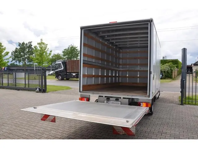 Nissan Interstar