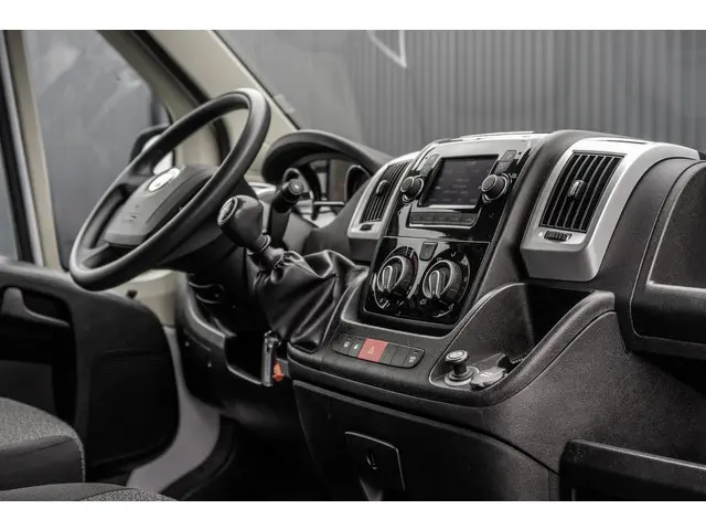 Fiat Ducato **2.3 MultiJet | Bakwagen met Laadklep | Euro 6 | 141 PK | Cruise | Camera | Airco | Nav...