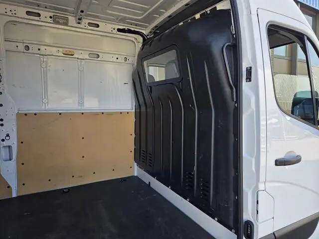 Nissan Interstar