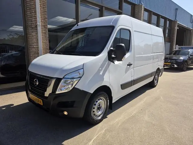 Nissan Interstar