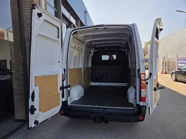 Nissan Interstar