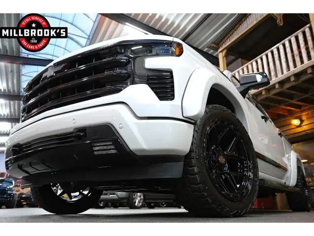 Chevrolet Silverado High Country Black Edition, Widebody, LPG, 4Play velgen , full options .