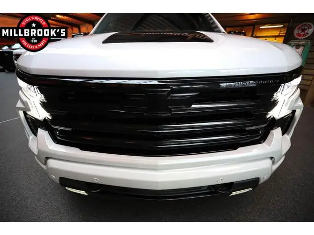 Chevrolet Silverado High Country Black Edition, Widebody, LPG, 4Play velgen , full options .