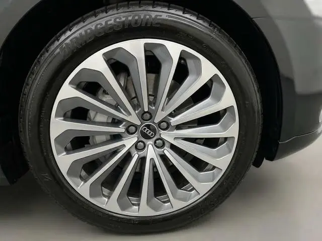 Audi Q8 e-tron 50 quattro S Edition 95 kWh 340pk | Parkeercamera | Elekt. verstelbare voorstoelen me...