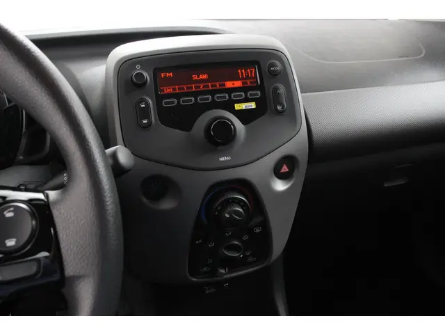 Peugeot 108 1.0 e-VTi Active | Airco | Bluetooth | Led | DAB | 5 deurs