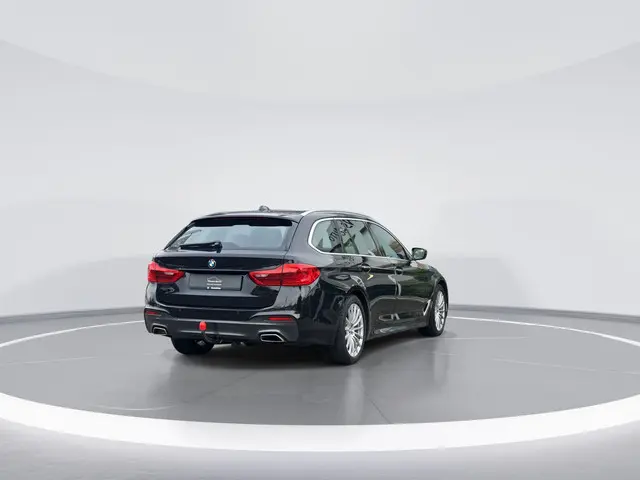 BMW 5-serie Touring 520d High Executive |CLIMA|PANORAMADAK|LEDER|FULL LED|ELEK ACHTERKLEP|TREKHAAK|...