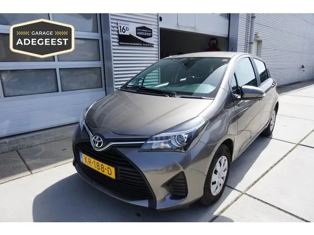 Toyota Yaris 1.3 VVT-i Now Airco|