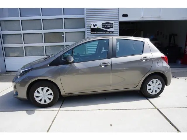 Toyota Yaris 1.3 VVT-i Now Airco|