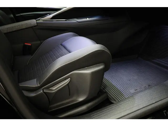 Peugeot e-3008