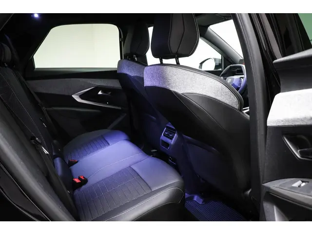 Peugeot e-3008