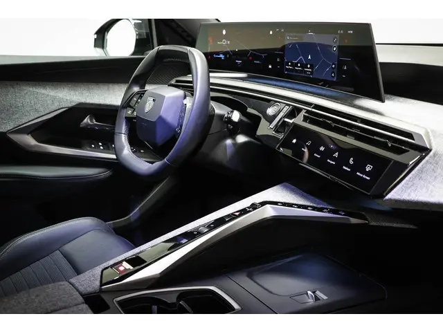 Peugeot e-3008 Allure 73 kWh | NAVIGATION PACK | DAB | APPLE | DRAADLOZE LADER | 360 CAMERA