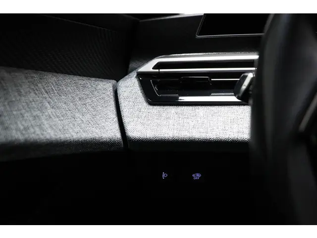 Peugeot e-3008