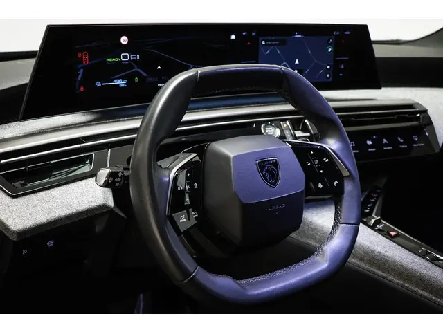 Peugeot e-3008