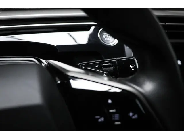 Peugeot e-3008