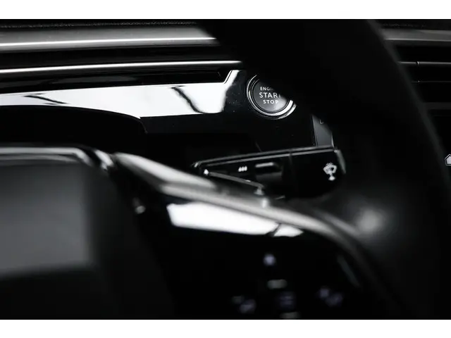 Peugeot e-3008
