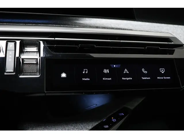 Peugeot e-3008