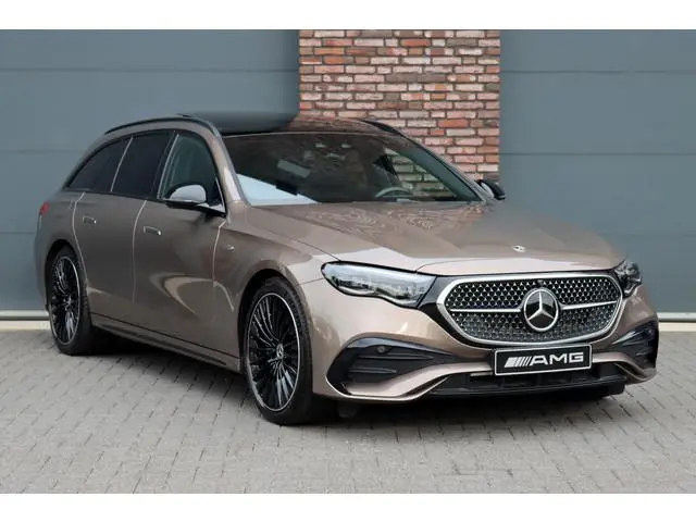Mercedes-Benz E-klasse Estate 300 e AMG Line | Hyperscreen | Distronic+ | HUD | 3D-Display | Panoram...