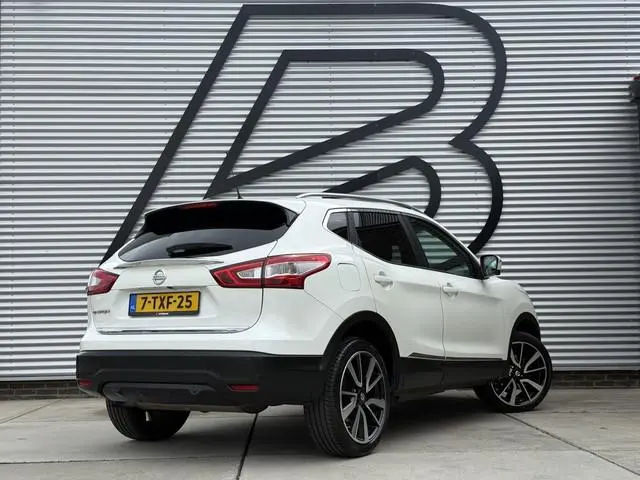 Nissan Qashqai 1.2 Premier Edition 2e Eigenaar|Navi|Pano|360Camera|Clima|Cruise|PDC V+A|Stoelverw|N....