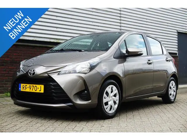 Toyota Yaris 1.0 VVT-i Comfort/2e Eigenaar/All-season/NL Auto!