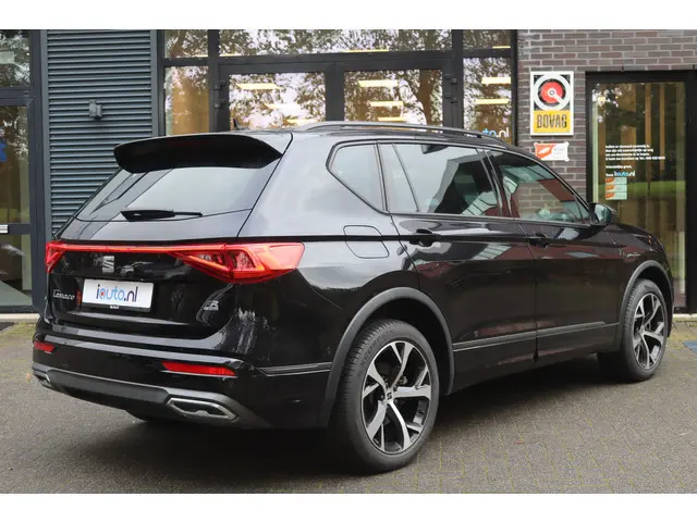 SEAT Tarraco 1.4 TSI 180kW e-Hybrid FR LED/Camera/Keyless/Winterpakket/Dode-hoek/19"